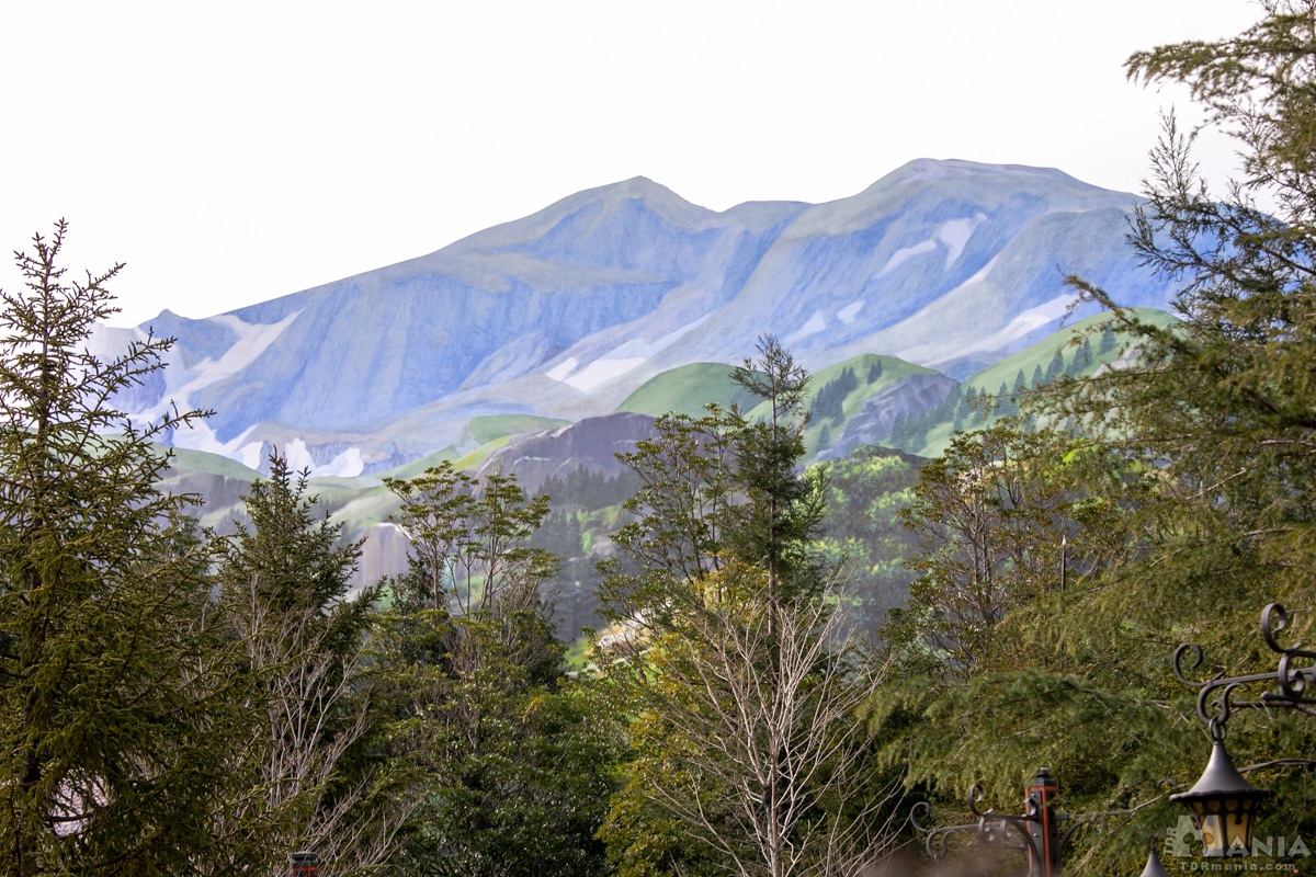 Tdlに 巨大山脈 誕生 新エリアの世界観を作り上げる 最高の背景 がいよいよ完成 ディズニーリゾートまにあ